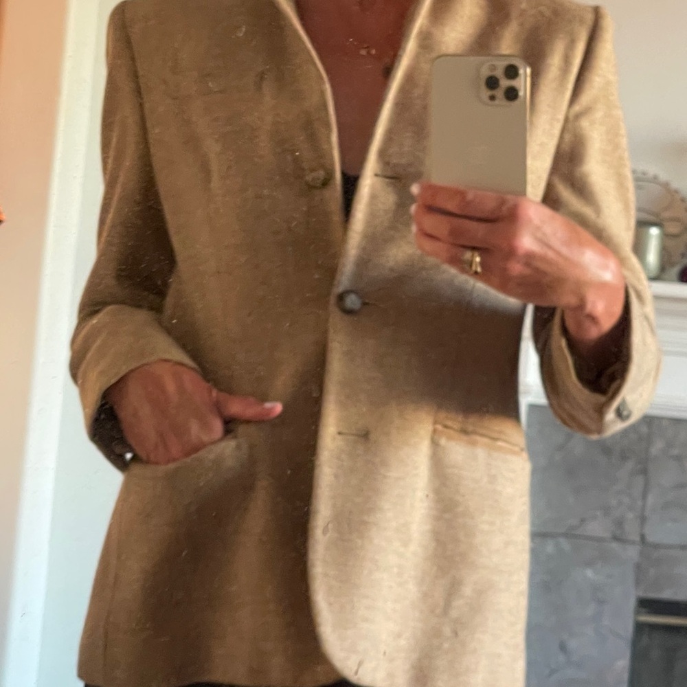 Lauren by Ralph Lauren wool Blazer with amazing horse buttons.